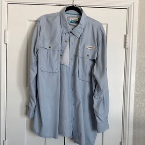Magellan Outdoors Light Blue Casual Button Down Shirt